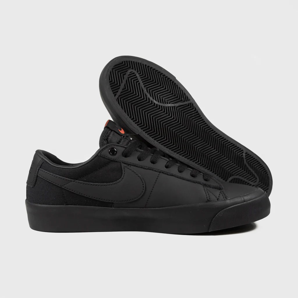 Nike SB - 'Orange Label' GT Blazer Low Shoes - Black / Black - Image 3