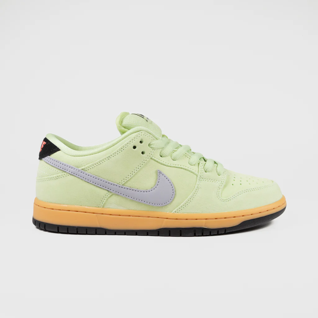Nike SB - 'Verdugo Mountain' Dunk Low Pro Shoes - Light Liquid Lime / Wolf Grey - Black