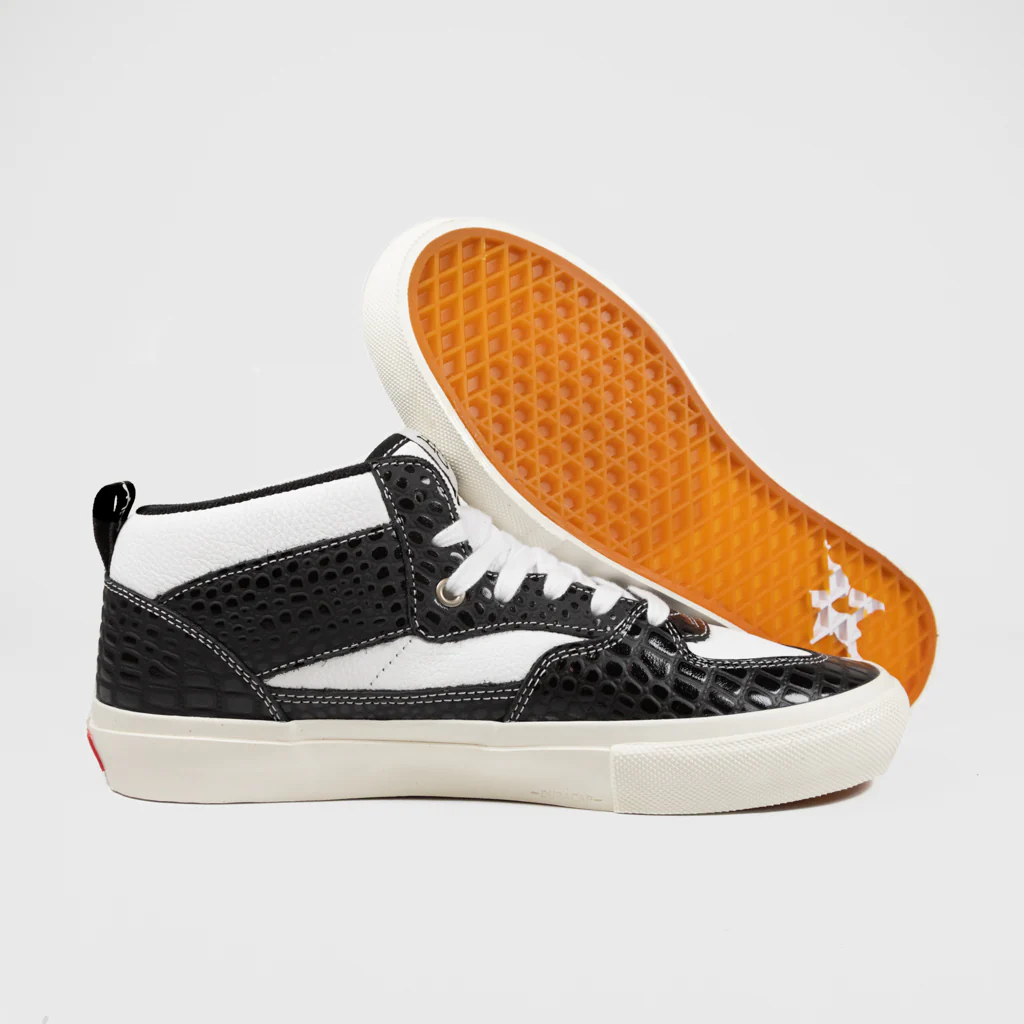 Vans - Carpet Company Skate Half Cab Shoes - Black / Marshmallow - Image 3